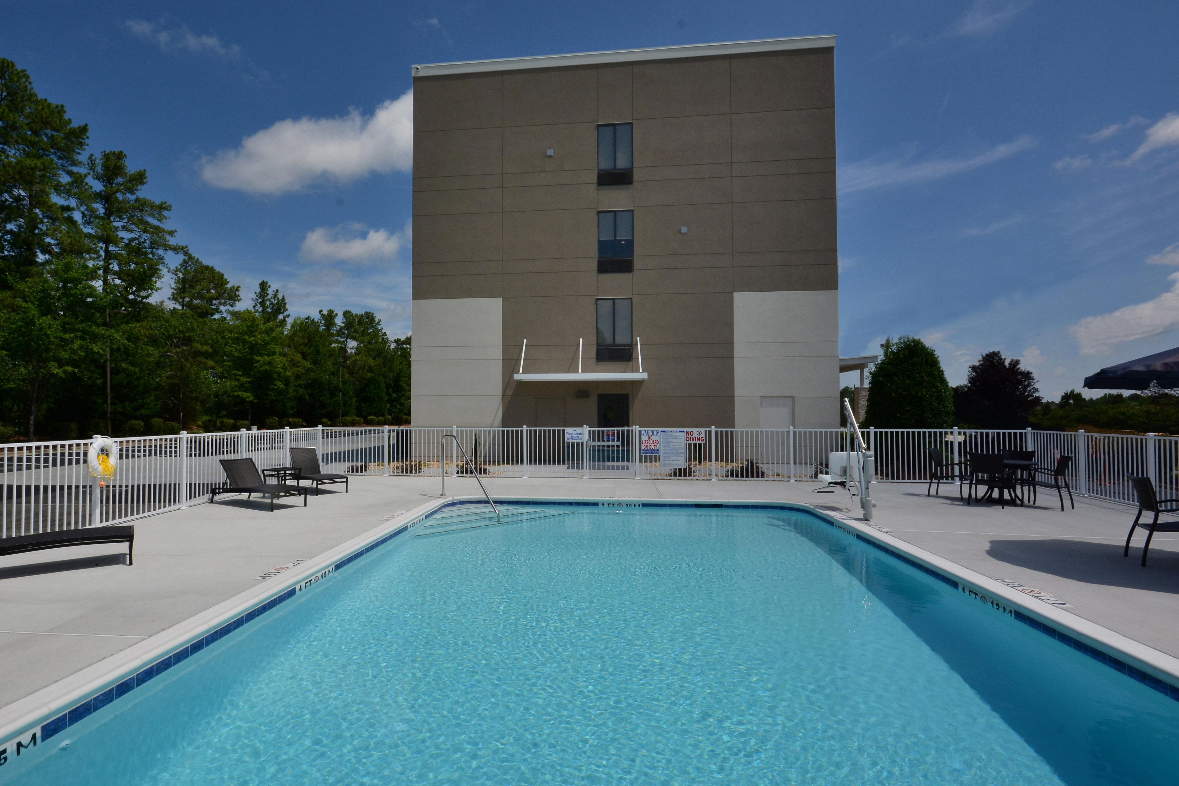 Holiday Inn Express & Suites Raleigh Durham Airport At Rtp By Ihg Exterior photo