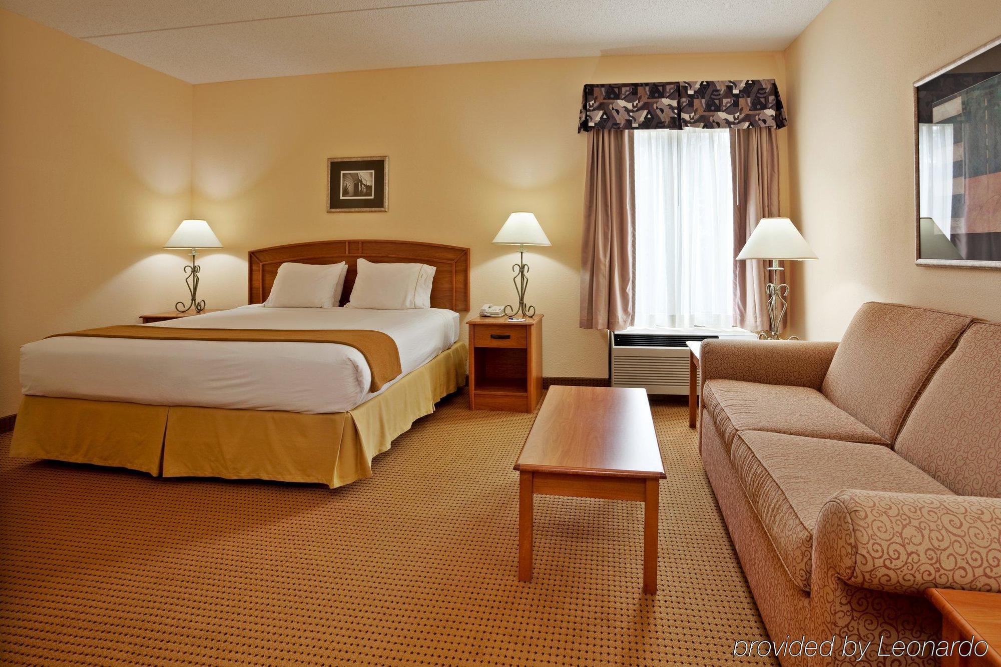 Holiday Inn Express & Suites Raleigh Durham Airport At Rtp By Ihg Exterior photo